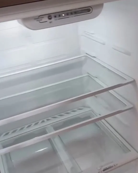 Refrigerator shelves clean after the turn